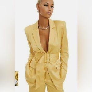 DANIELLE BERNSTEIN Women's size S YELLOW SATIN BLAZER JACKET BELTED
POCKETS NWT